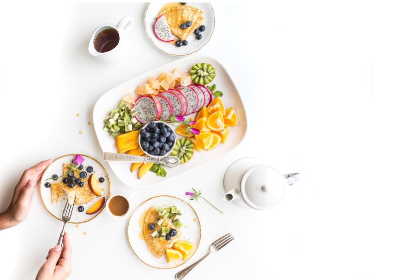 혈당 관리를 위해 적절한 시간에 섭취하는 신선한 과일